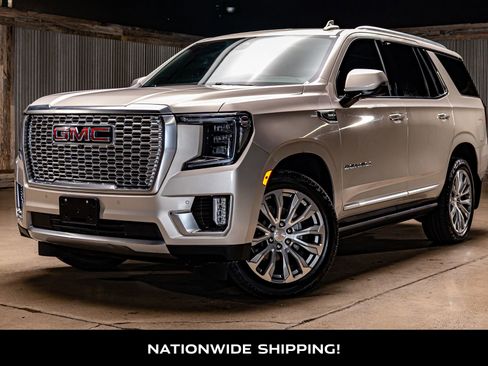 Used 2022 GMC Yukon Denali w/ Denali Premium Package image 4