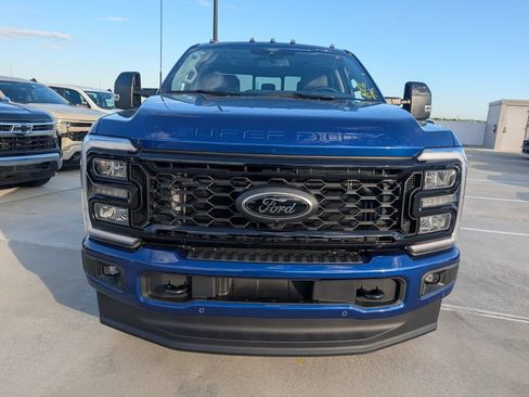 New 2026 Ford F250 Lariat w/ Black Appearance Package AWD/4WD image 3