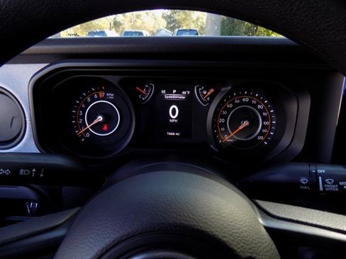 Certified 2025 Jeep Gladiator Nighthawk image 14