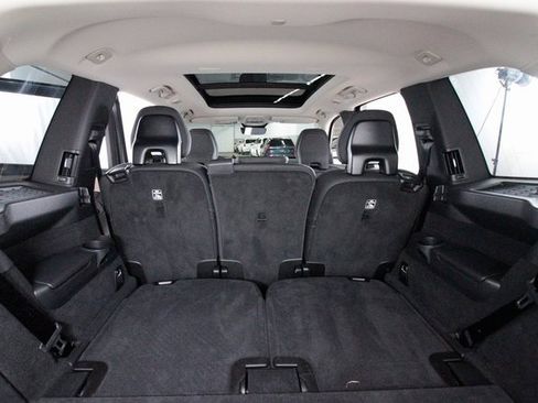 Certified 2025 Volvo XC90 B6 Plus image 34