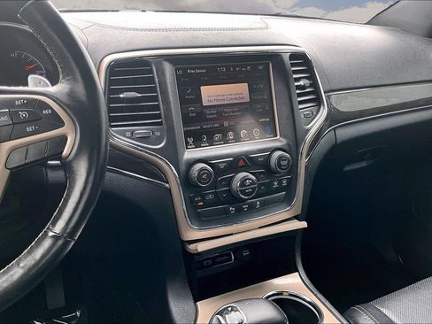 Used 2015 Jeep Grand Cherokee Overland AWD/4WD image 9