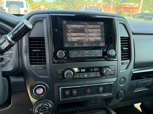 Used 2023 Nissan Titan SV w/ SV Convenience Package AWD/4WD image 20