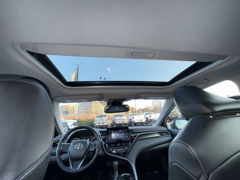 Used 2022 Toyota Camry SE w/ Cold Weather Package image 24