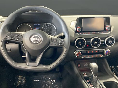 Used 2025 Nissan Sentra S FWD image 11