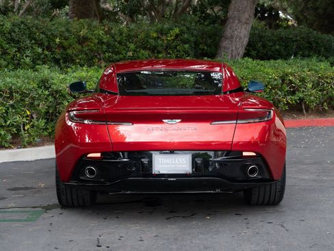 Used 2024 Aston Martin DB12 Coupe image 6