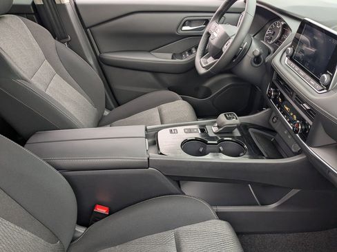 New 2026 Nissan Rogue SV FWD image 27