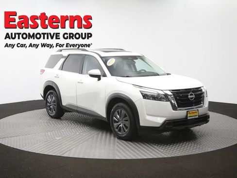 Used 2023 Nissan Pathfinder SV w/ SV Premium Package AWD/4WD image 52