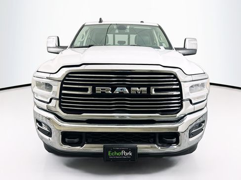 Used 2023 RAM 2500 Laramie AWD/4WD image 2
