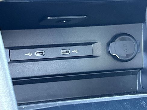 New 2026 Volkswagen Taos SE FWD image 25