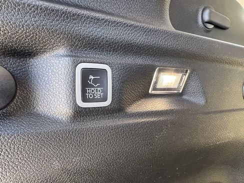 Used 2022 Jeep Grand Cherokee L Limited image 10