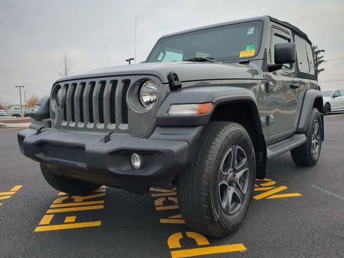 Used 2019 Jeep Wrangler Sport image 8