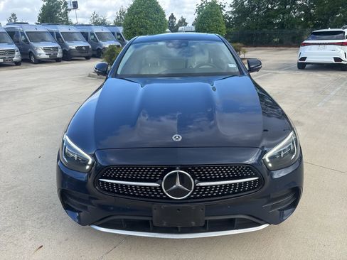 Used 2021 Mercedes-Benz E 350 4MATIC Sedan image 2