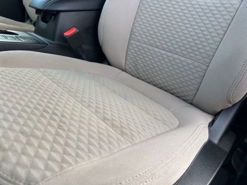 Used 2022 Ford Escape SE w/ SE Sport Appearance Package image 13