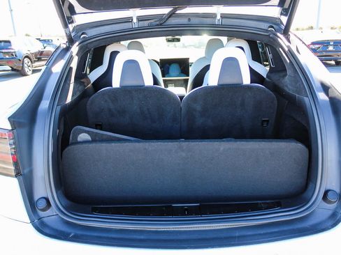 Used 2022 Tesla Model X Plaid image 27