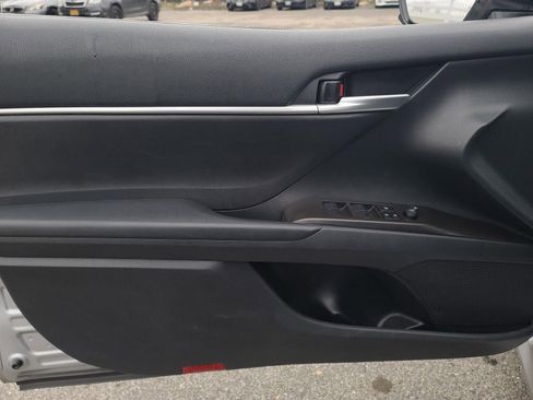 Used 2023 Toyota Camry LE image 10