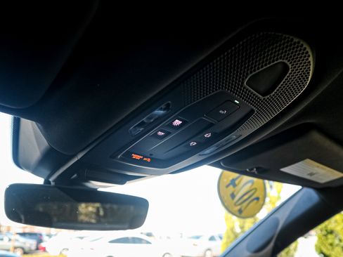 Used 2024 Porsche Cayenne S image 27