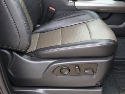 Used 2022 Chevrolet Silverado 1500 ZR2 w/ Technology Package image 21