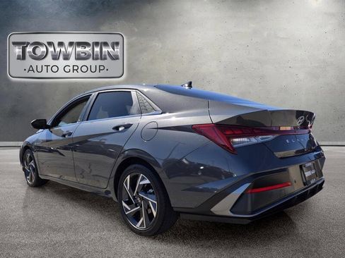 Used 2024 Hyundai Elantra Limited FWD image 7