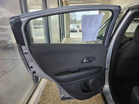 Used 2023 Honda HR-V LX image 15