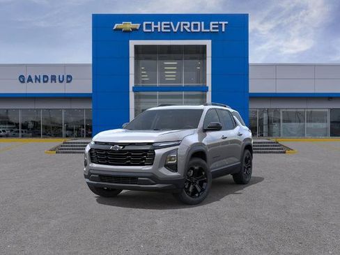 New 2026 Chevrolet Equinox LT w/ Convenience Package II AWD/4WD image 8