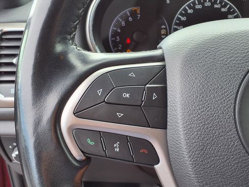 Used 2021 Jeep Grand Cherokee Laredo X image 13