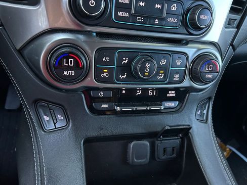 Used 2017 Chevrolet Suburban LT w/ LT Signature Package image 29