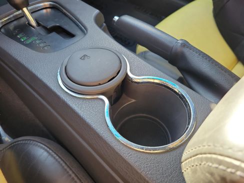 Used 2002 Ford Thunderbird Deluxe image 21