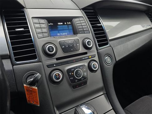 Used 2013 Ford Taurus SEL image 26