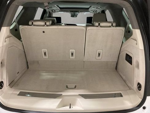 Used 2024 Cadillac Escalade Premium Luxury Platinum AWD/4WD image 34