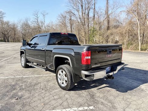 Used 2019 GMC Sierra 2500 SLT w/ Duramax Plus Package AWD/4WD image 7