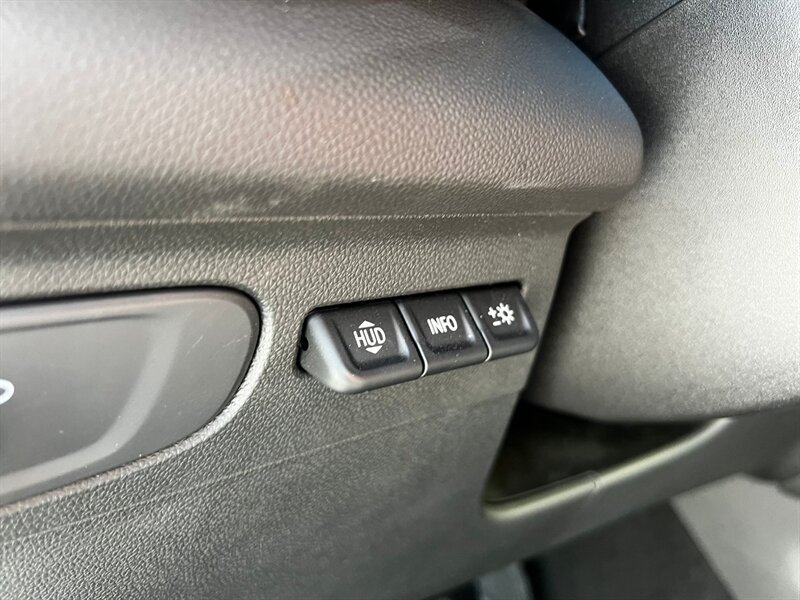 Used 2023 Buick Envision Avenir AWD/4WD image 28