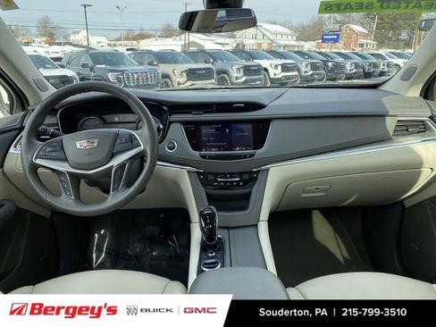 Used 2023 Cadillac XT5 Premium Luxury image 12