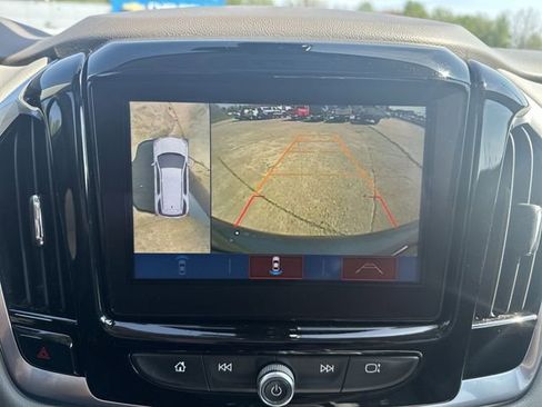 Used 2019 Chevrolet Traverse LT w/ LT Premium Package AWD/4WD image 17