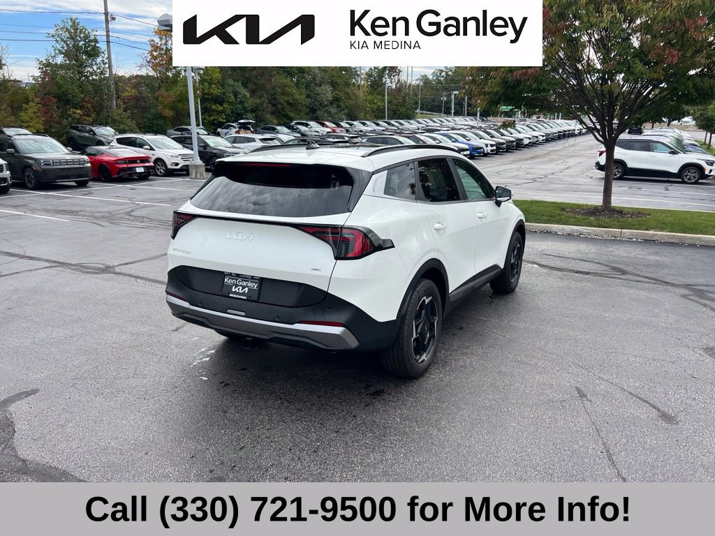 Certified 2026 Kia Sportage EX w/ EX Panoramic Sunroof Package AWD/4WD image 11