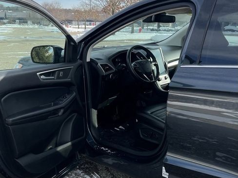 Used 2022 Ford Edge SEL image 16