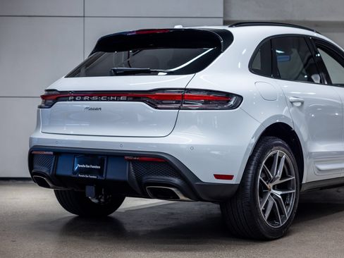 Certified 2026 Porsche Macan AWD/4WD image 24