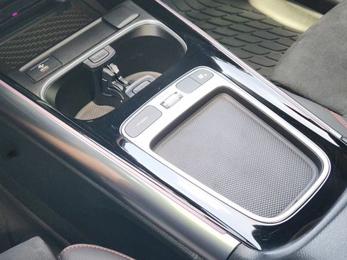 Certified 2025 Mercedes-Benz GLA 250 image 19