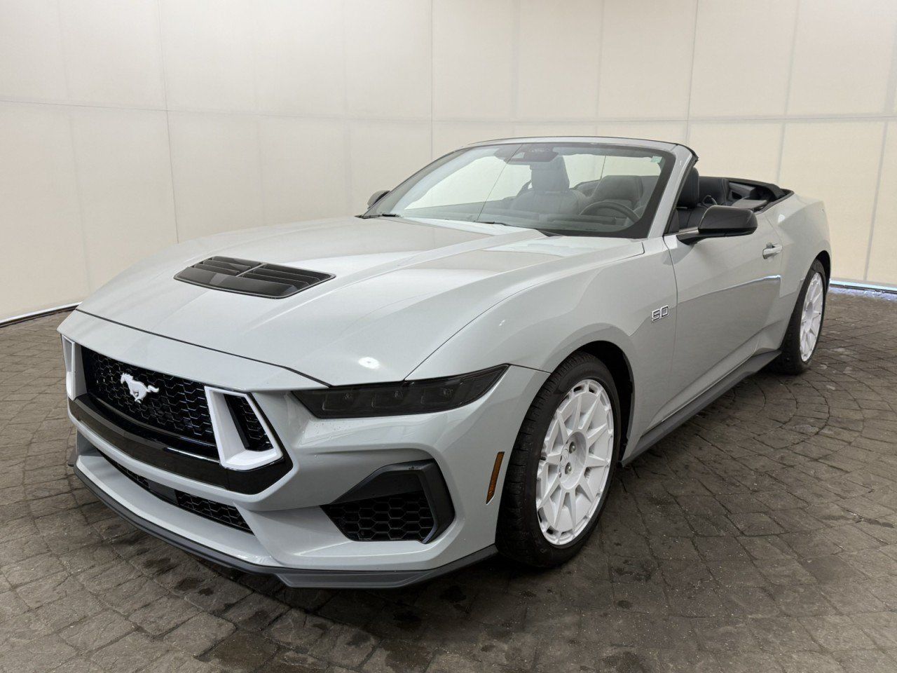 Used 2026 Ford Mustang GT Premium w/ GT Performance Package RWD image 3