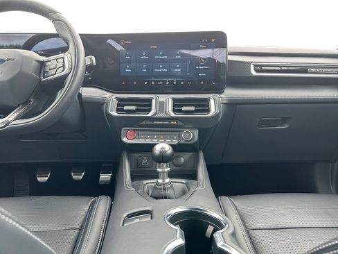 Used 2025 Ford Mustang GT Premium RWD image 13
