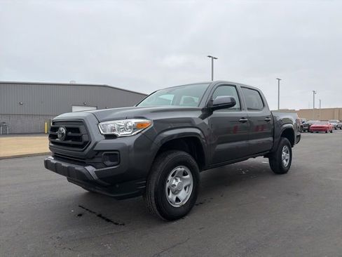 Used 2023 Toyota Tacoma SR image 3