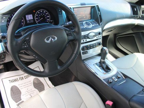 Used 2014 INFINITI Q60 Convertible w/ Premium Package RWD image 41