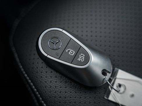 New 2025 Mercedes-Benz GLC 350e 4MATIC image 42