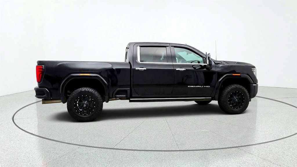 Used 2024 GMC Sierra 2500 Denali Ultimate AWD/4WD image 4