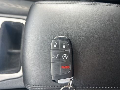 Used 2021 Jeep Grand Cherokee Laredo X image 16