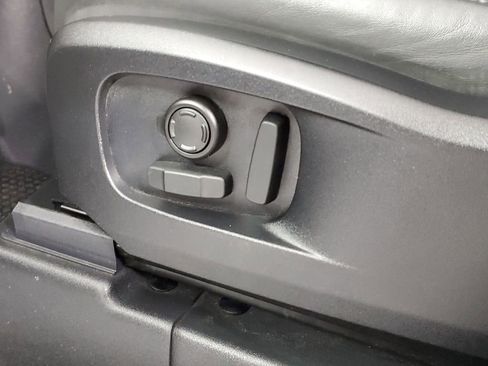 Used 2023 Land Rover Defender 110 Carpathian Edition image 12