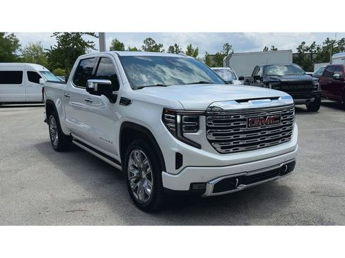 Used 2024 GMC Sierra 1500 Denali w/ Denali Reserve Package AWD/4WD image 3