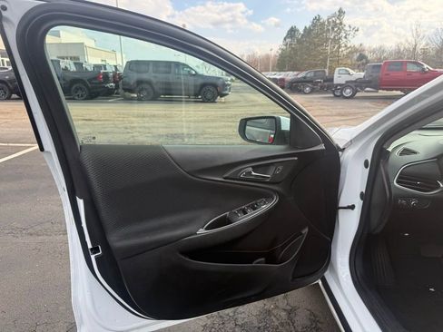 Used 2023 Chevrolet Malibu LT image 10