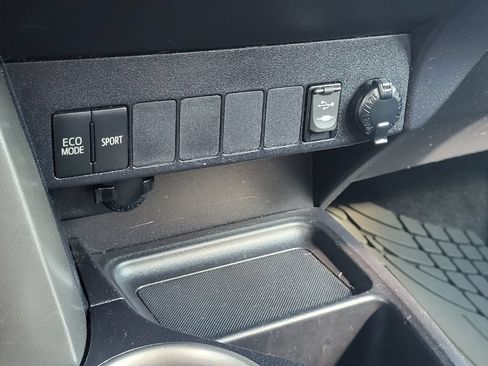 Used 2014 Toyota RAV4 LE AWD/4WD image 22