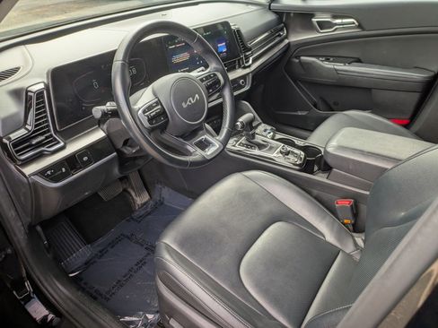 Used 2023 Kia Sportage EX image 9