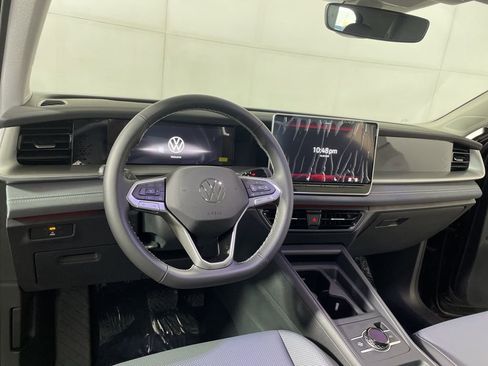 New 2026 Volkswagen Tiguan SE image 8